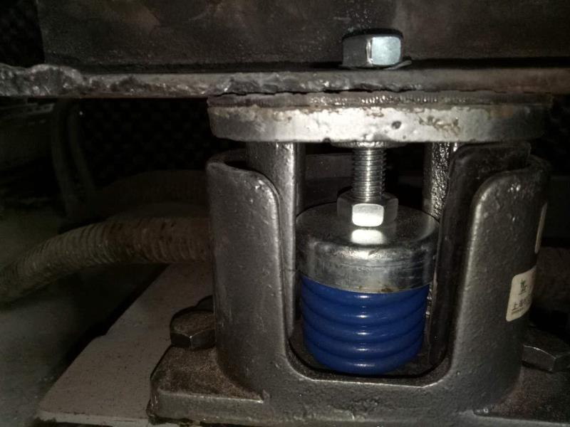 風機安裝彈簧減震器后直接壓扁了怎么辦？